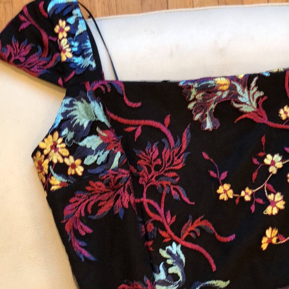 Nicole Miller black/ multi -colored embroidered sheath/midi cocktail dress - Picture 3 of 10